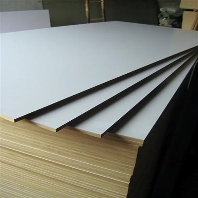 Melamin suočen s MDF -om